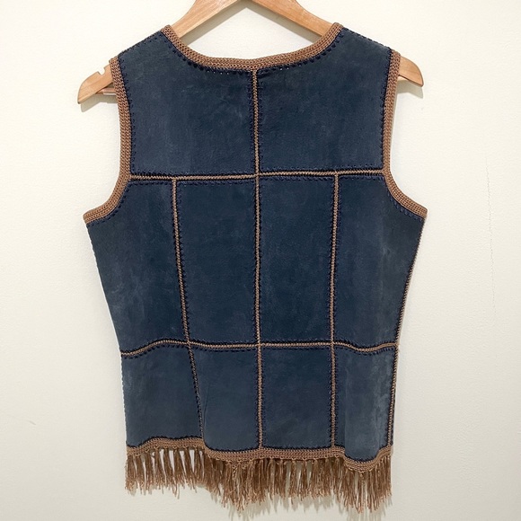 VINTAGE SUEDE ESSENTIALS LEATHER VEST FRINGE, SIZE MEDIUM - Picture 8 of 10
